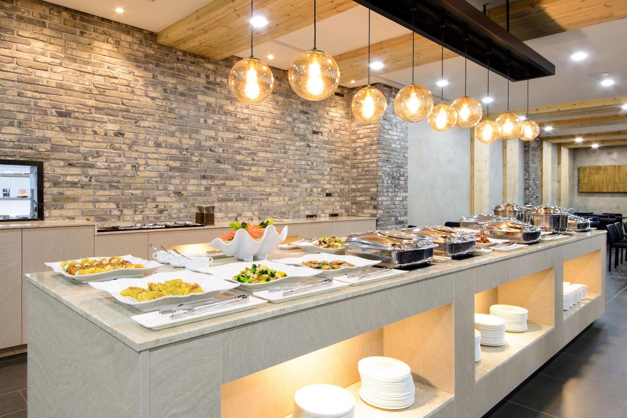 Benikea Premier Hotel Yeouido Сеул Екстериор снимка